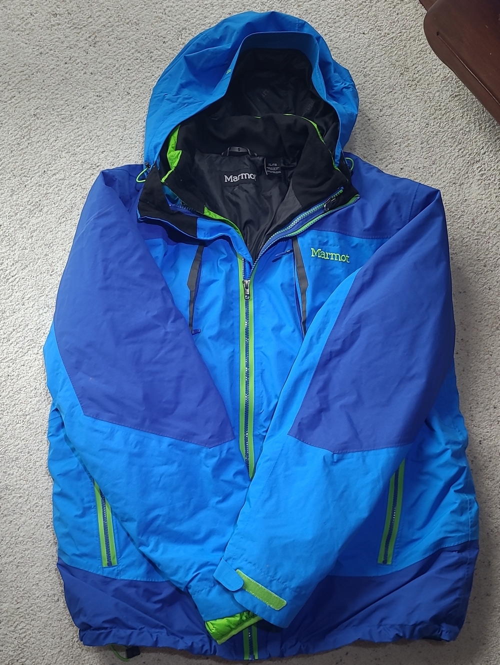 Marmot Blue and Navy Ski Jacket with Lime Accents